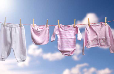 Tips Mencuci Baju Anak