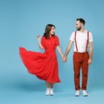 Inspirasi Baju Couple untuk Pasangan Romantis Saat Liburan